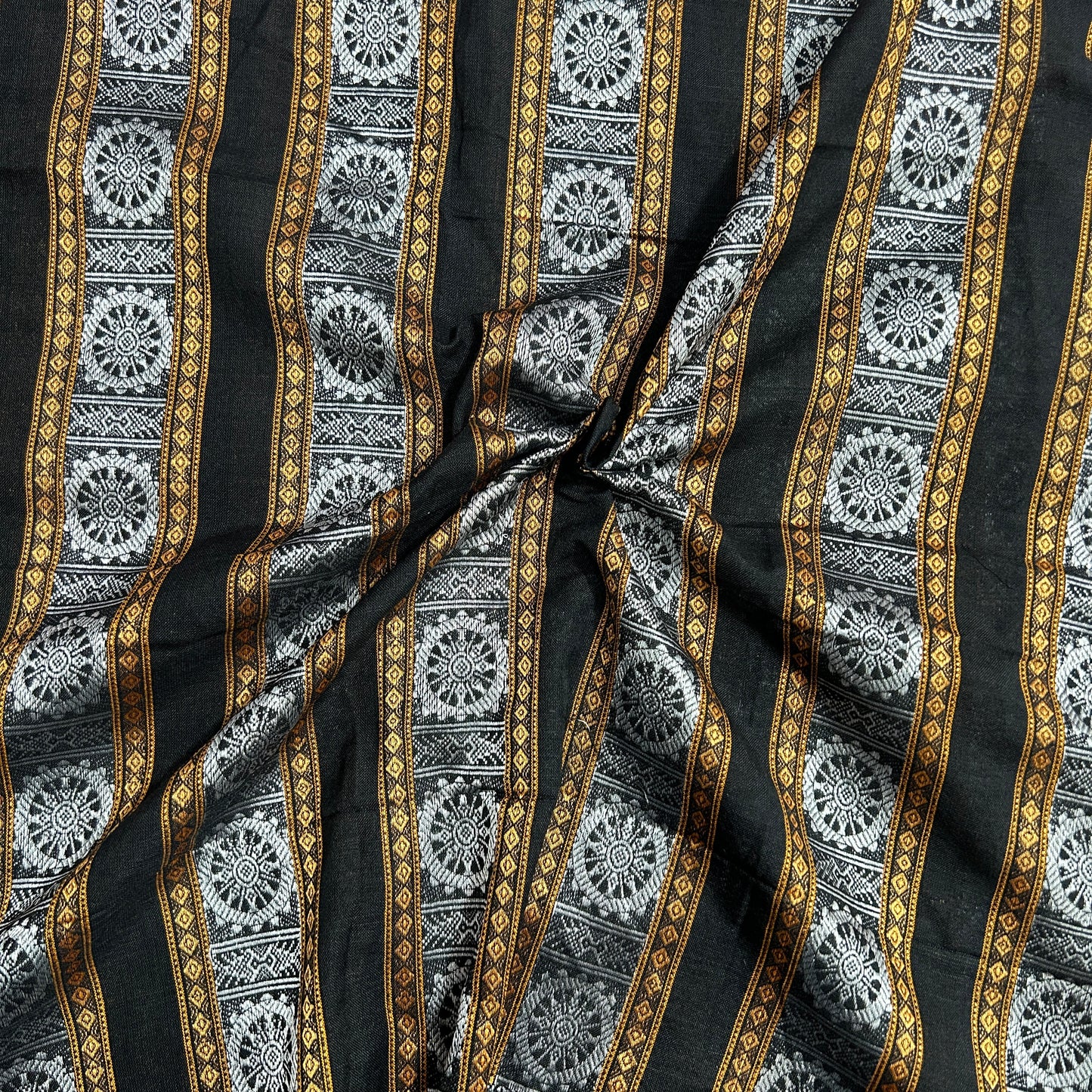 Odisha handloom cotton ikat Tie and Dye fabric for your wardrobe from nuapatna